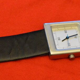 Axess women's watch with leather strap, like new, quartz