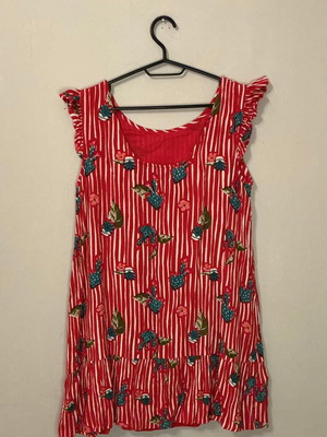 Mini dress with unique pattern like new, size L, red