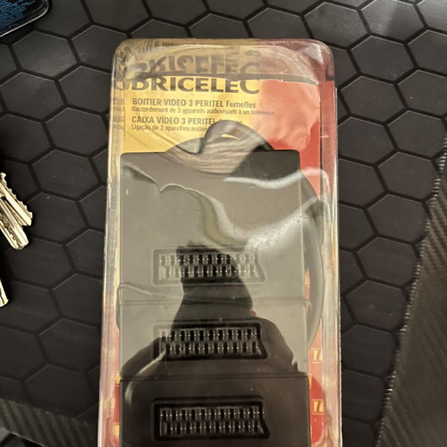 Scart with three female ports like new