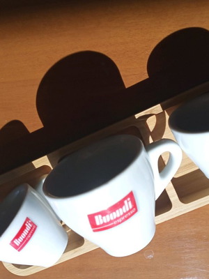 Buondi set 2 espresso lungo 1 cappuccino used, Italian porcelain with bamboo base