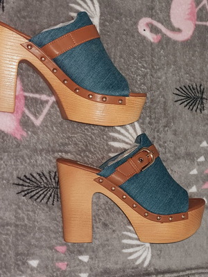 Πέδιλα τύπου clog mule καινούργια, μέγεθος 39, denim με ταμπά λεπτομέρειες
