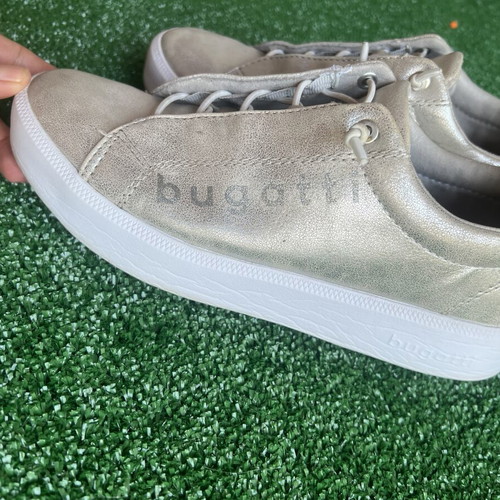 Bugatti women's sneakers like new, silver, size 37