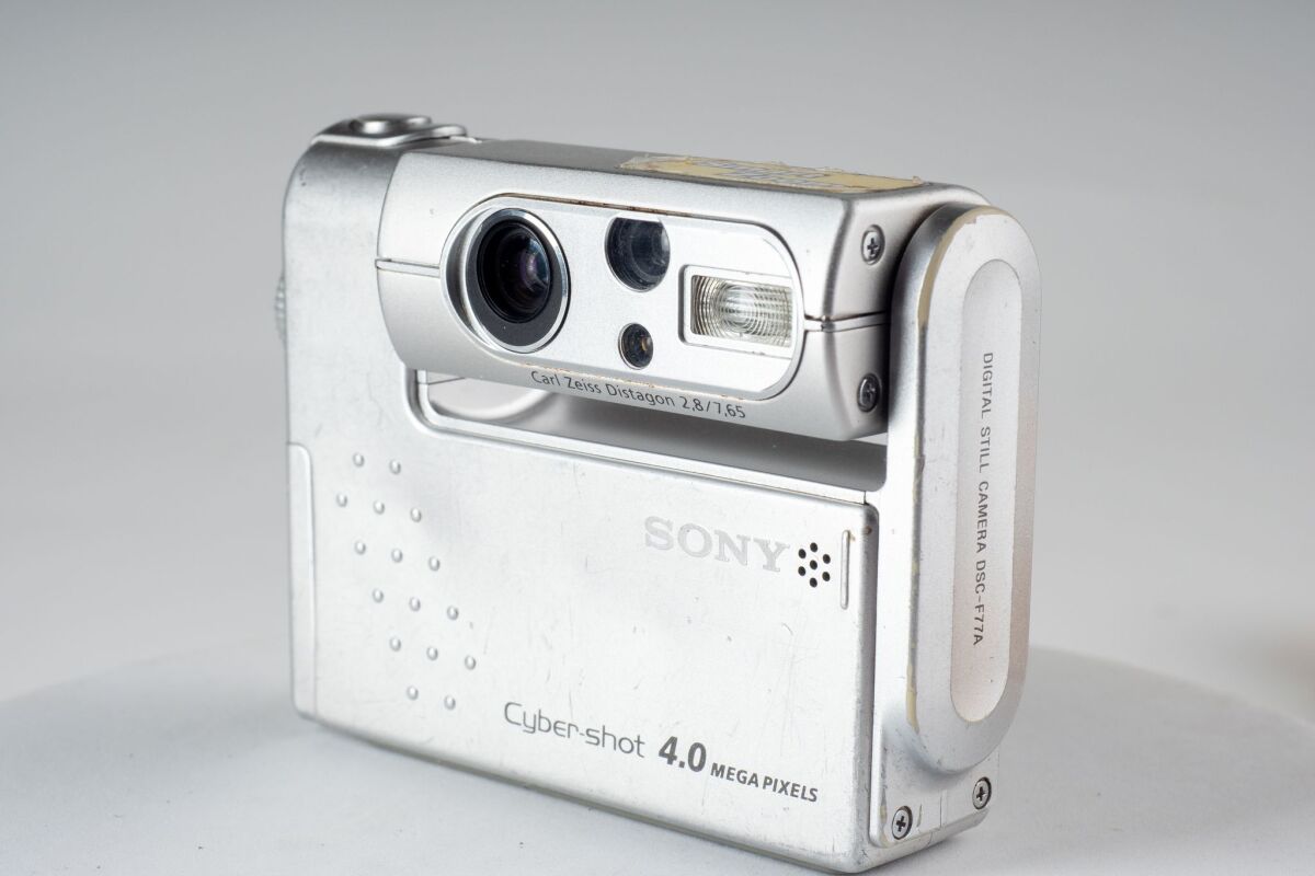 Sony Cyber-shot DSC-F77A digital camera… - € 225,00 - Vendora.cy