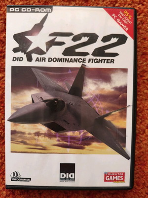CD COMPUTER GAMES MAGAZINE περιέχει το F22