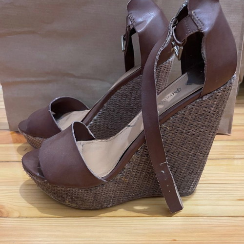 Stradivarius platforms used No39 brown with straw look