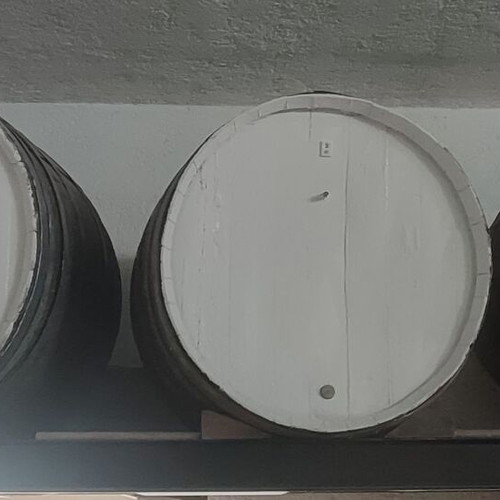 Wine barrels used, 800-1000 kilograms