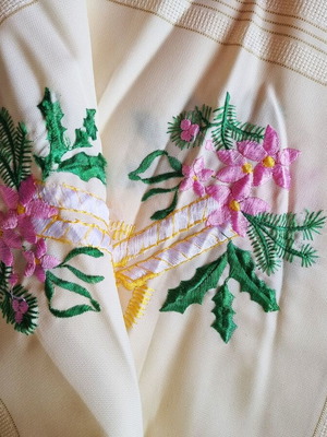 Christmas table runner beige with festive embroidery