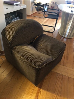 Mid century couch μεταχειρισμένο, δύο vintage πολυθρόνες με σκισίματα