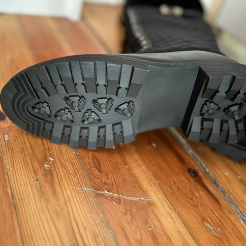 Winter boots with lining size 36.5 black like new