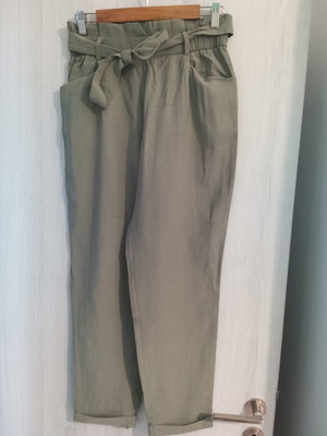 Zara women's pants small used with detachable belt and pockets mint color
