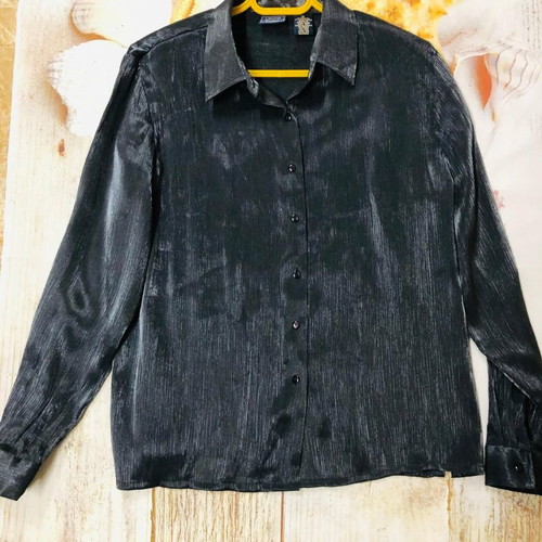 Laura Scott shirt like new, size L, black