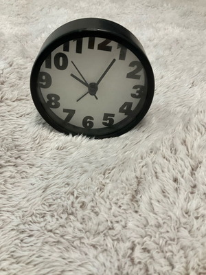 Black clock 8x8 cm like new with battery