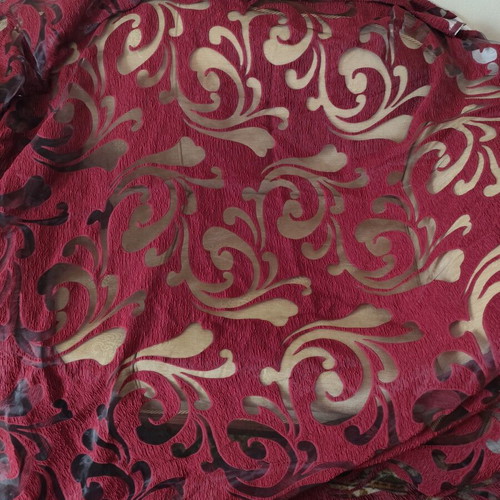 Bordeaux curtain like new with polyester design 2.77×2.77