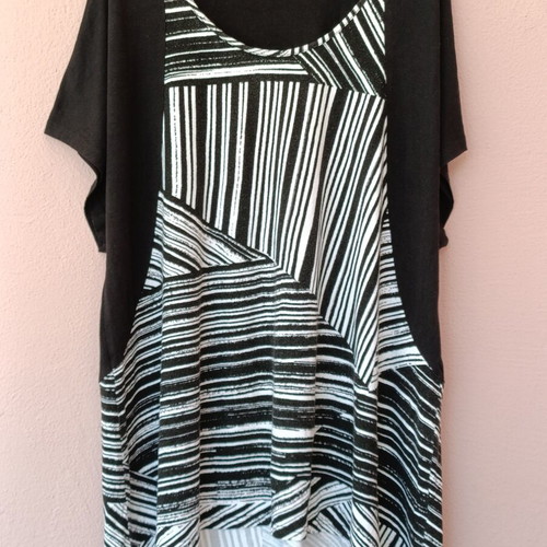 Virtuelle Oversized Women's Asymmetric Tunic with Layering Effect, Black and White