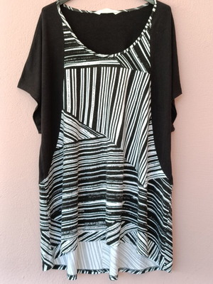 Virtuelle Oversized Women's Asymmetric Tunic with Layering Effect, Black and White