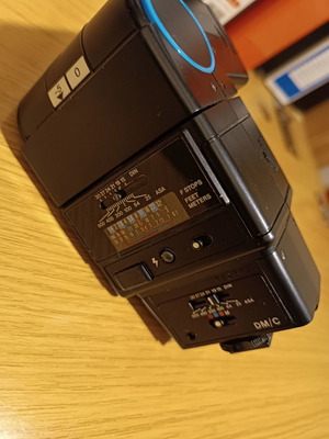 Ηλεκτρονικό φλας VIVITAR 3700 μεταχειρισμένο με πρόσθετο καπάκι και θήκη