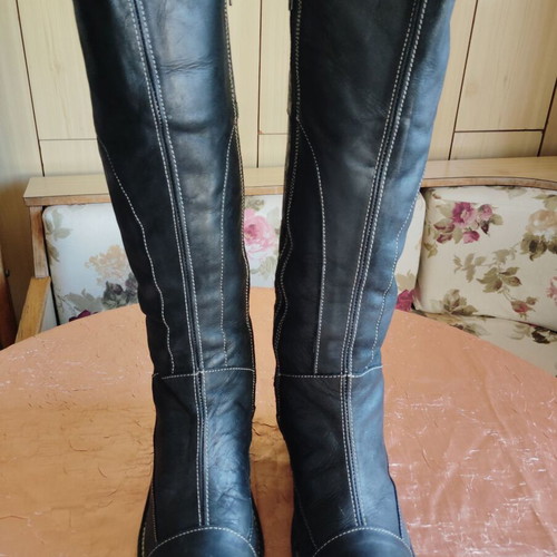 Women's black AICE leather boots like new, size 41