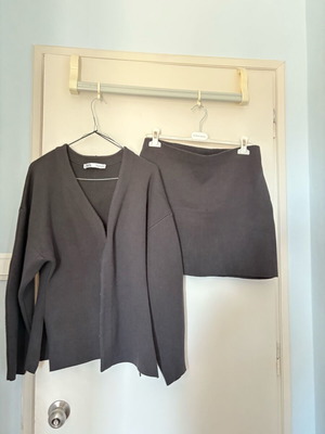 Σετ Zara soft φούστα και ζακέτα μεταχειρισμένο, γκρι, μέγεθος large