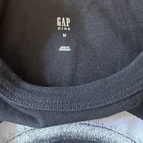 Gap kids' t-shirt medium size 8 years used, black
