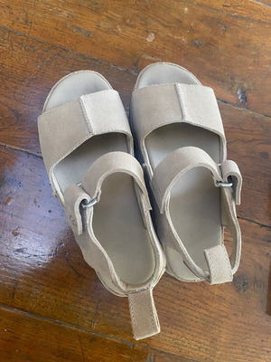 Σανδάλια Ugg Australia σχεδόν αφορετα, μπεζ, μέγεθος 37.5