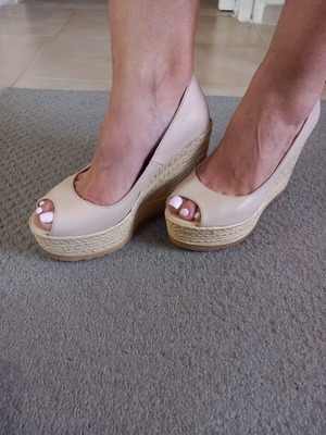 Platform sandals size 36 used, beige