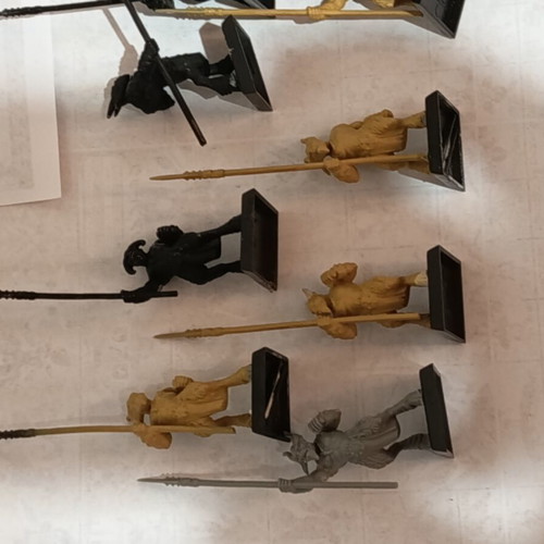 Warhammer Chaos Beastmen Ungors & Raiders 27 plastic figures like new with extra bitz