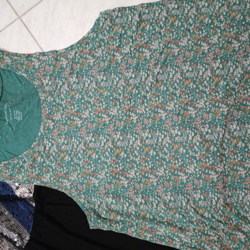 Tank tops XL pack of 3 American Eagle used, black and green floral