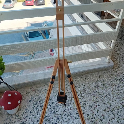 Wooden adjustable painting easel like new