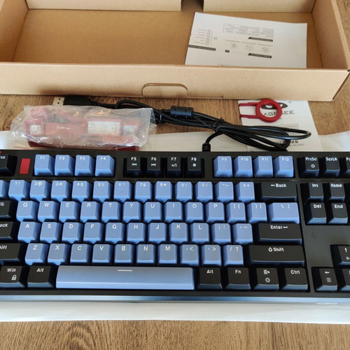 MageGee 87 TKL mechanical gaming keyboard new with LED lighting