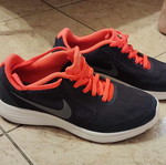 Αθλητικά παπούτσια Nike καινούργια, μαύρο ροζ, νούμερο 37.5