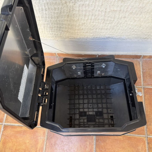 Xplorer Motorcycle Topcase used with key