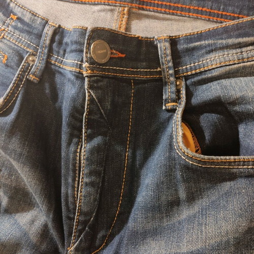 3GUYS men's jeans like new, modern with rips, size 34/34