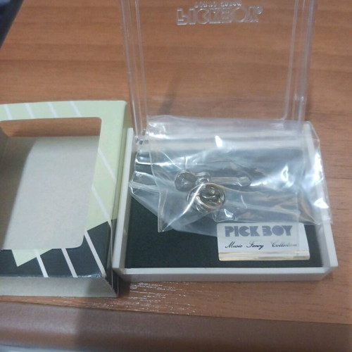 Guitar Pin new, silver in box Pick Boy