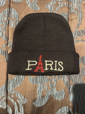 Paris hat size Small new, black