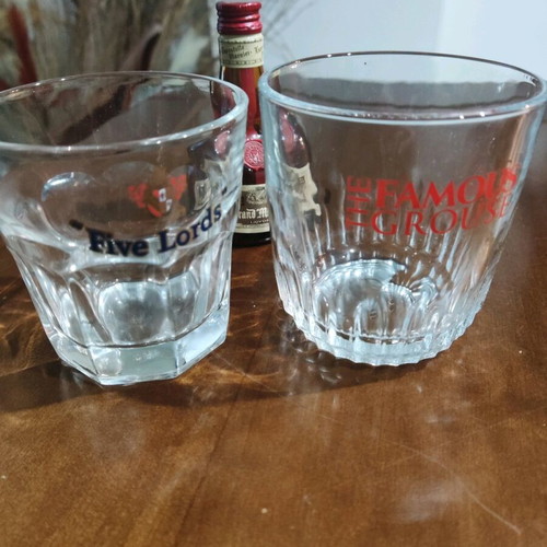 Whisky glasses collectible like new, Five Lords and Famous Grouse