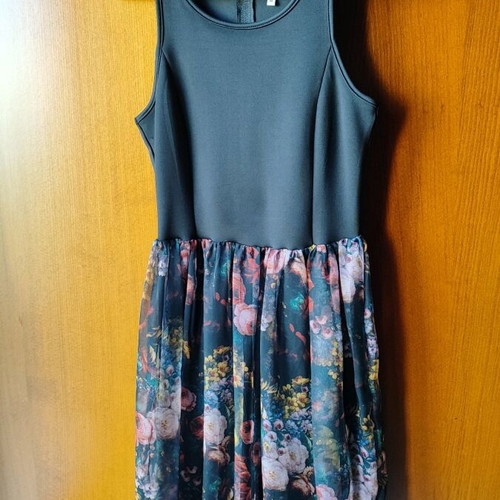 Pink Woman dress Medium black floral like new