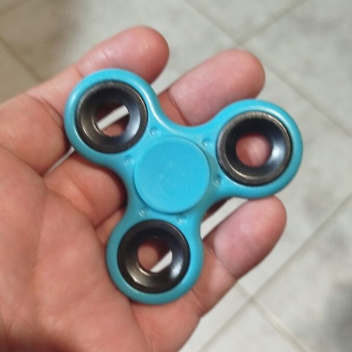 Anti-stress spinner, sky blue