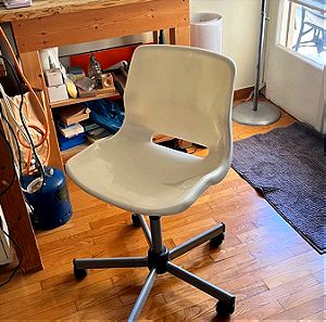 Πωλούνται δέκα περιστρεφόμενες καρέκλες γραφείου IKEA -SNILLE-