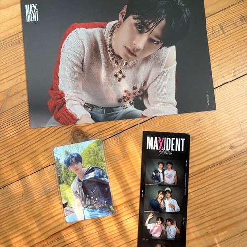 Stray Kids Maxident Kpop album with extras