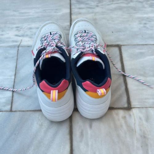 White women's athletic shoes like new, size 41
