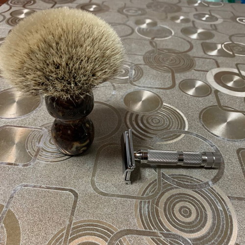 Yaqi caramel 2 band badger shaving brush 26mm knot & DS Cosmesi aggressive safety razor 1.55mm blade gap
