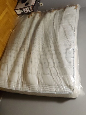 Double mattress like new, dimensions 1.40x1.80