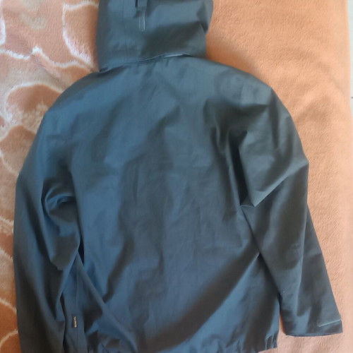 Jack Wolfskin waterproof windproof men's jacket size S like new, green