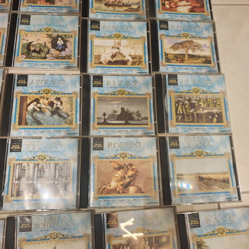 Mozart CD collection used, 32 CDs