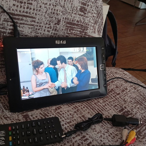 F&U 9" Portable Digital TV