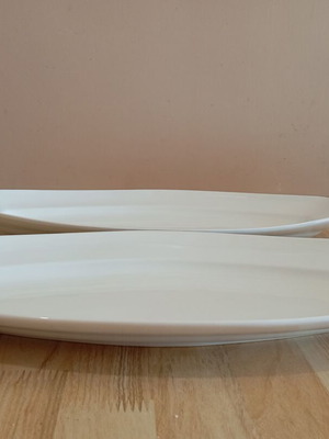 Serving platter set used, white, 46 cm length