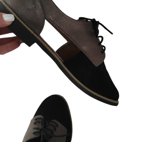 Bellucci women's Oxford shoes like new, black with metallic gray cut-out