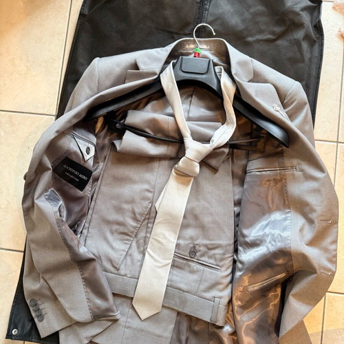 Antonio Miro Collection suit No48 light grey silver like new