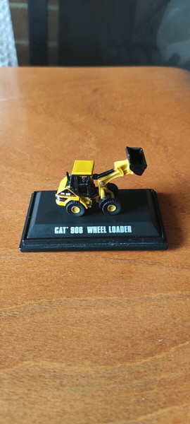 Εκσκαφέας CAT 906 Wheel Loader