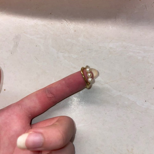Pandora ring with freshwater pearls, gold color